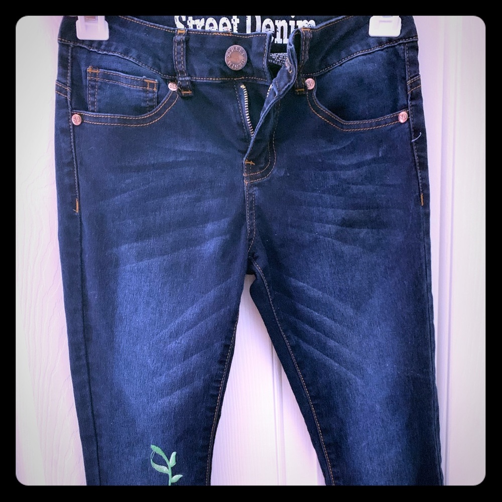 Girls jeans with floral design